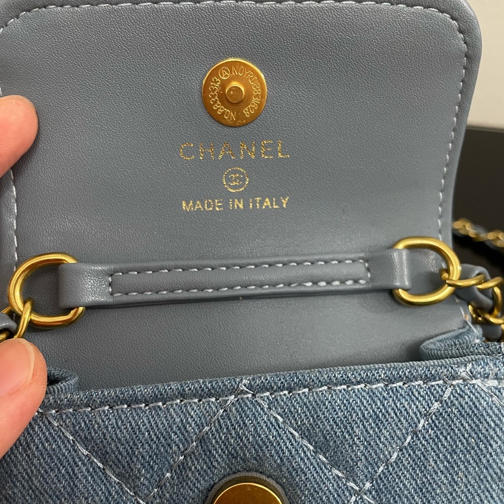 CC makeup line gift bag - Picture 6 of 9